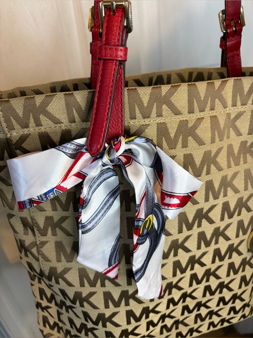 Michael Kors Tan MK Logo Tote with Red Handles - Picture 3 of 10